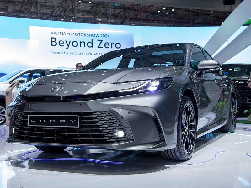 Thiết Kế Ngoại Thất & Nội Thất Toyota Camry HEV Top: Sang Trọng, Tinh Tế Đến Từng Chi Tiết