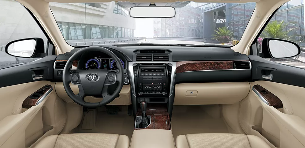 Đánh Giá Chi Tiết Nội Thất Toyota Camry: Ưu, Nhược Điểm & Trải Nghiệm Thực Tế