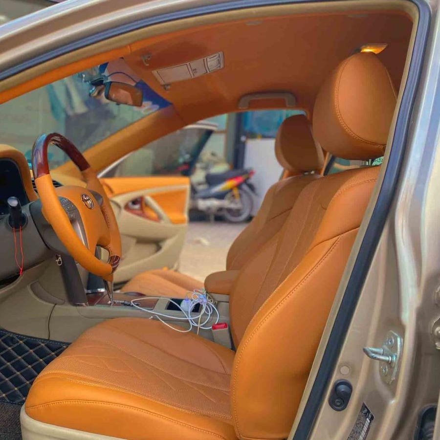Nâng Cấp & Cá Nhân Hóa Nội Thất Toyota Camry: Từ Cơ Bản Đến Chuyên Nghiệp