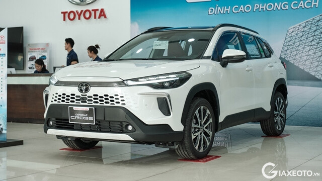 So sánh giá lăn bánh Toyota Corolla Cross 2022 với các đối thủ cạnh tranh