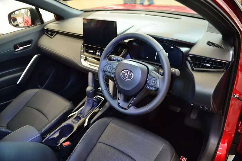 Nội thất Toyota Corolla Cross GR Sport: Tiện nghi và cá tính
