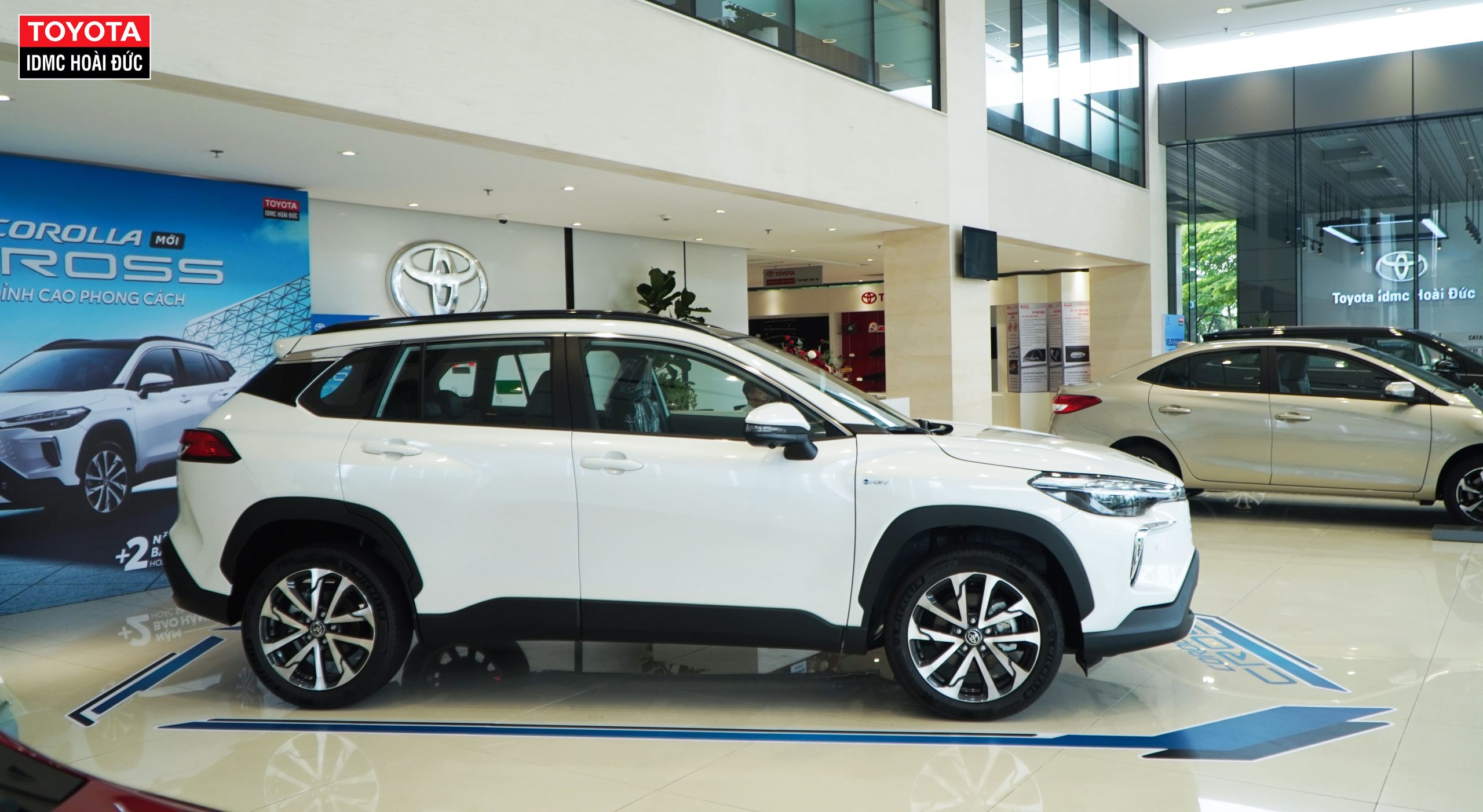 So sánh Toyota Corolla Cross GR Sport với các phiên bản Corolla Cross khác