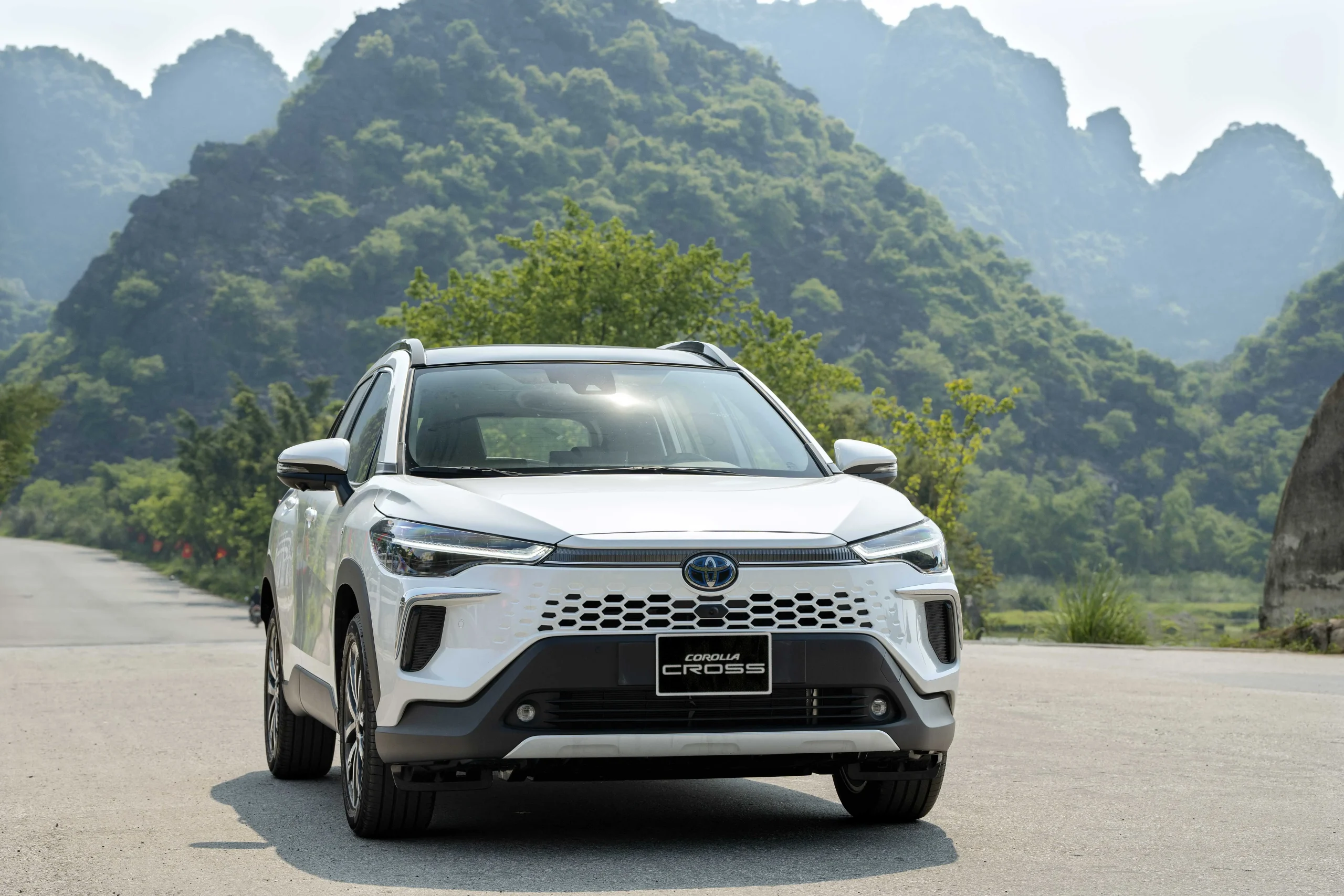 So Sánh Toyota Corolla Cross HEV Với Các Đối Thủ: Ưu và Nhược Điểm Cạnh Tranh