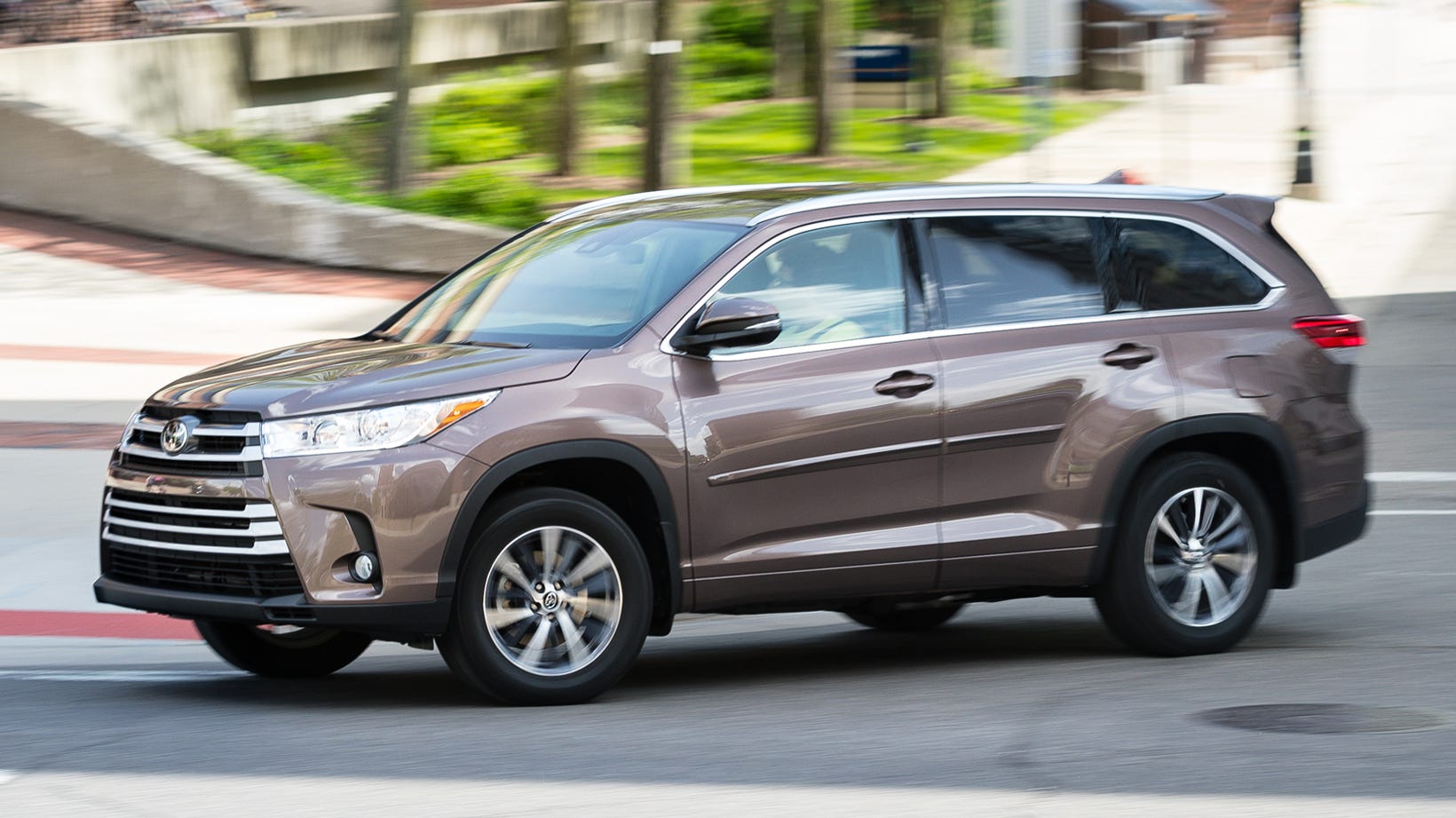 Toyota Highlander 2018: Đánh Giá Tổng Quan và Trải Nghiệm Thực Tế