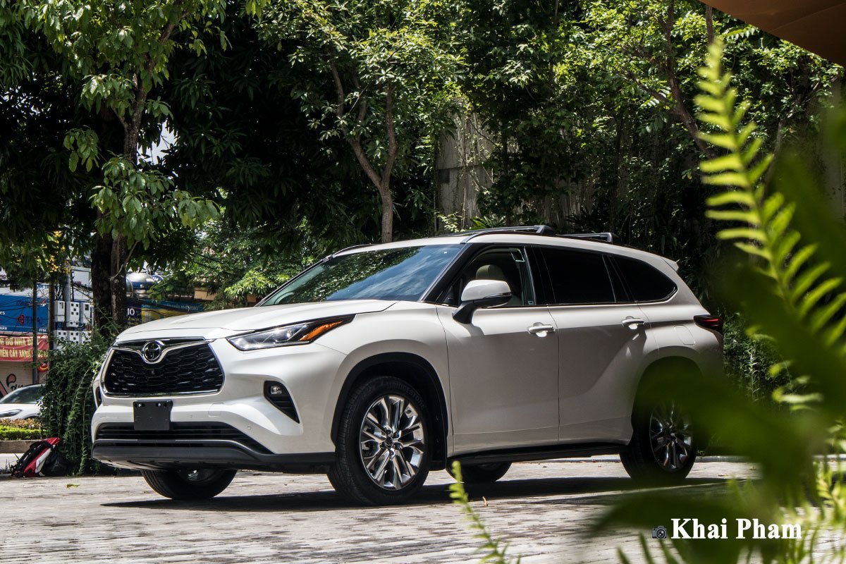 Đánh Giá Tổng Quan Toyota Highlander 2020: Thiết Kế, Hiệu Suất và Tiện Nghi