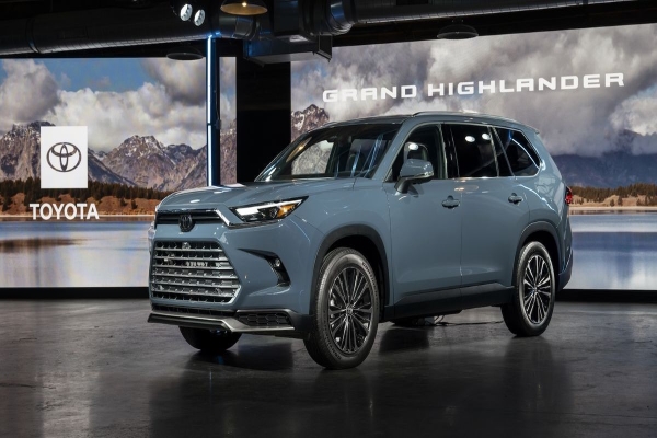 toyota highlander gia lan banh 1