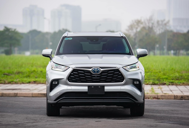 Toyota Highlander Hybrid cũ: Có nên mua và những điều cần lưu ý