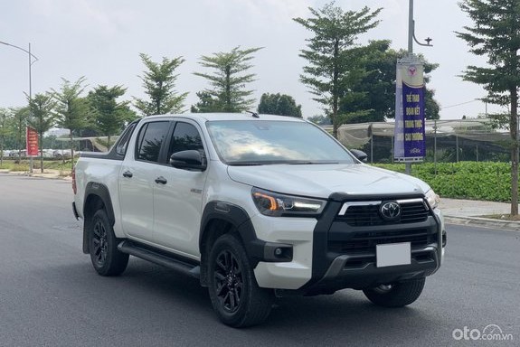 Tư Vấn Mua Toyota Hilux 2018 Cũ: Kinh Nghiệm Chọn Xe Chất Lượng