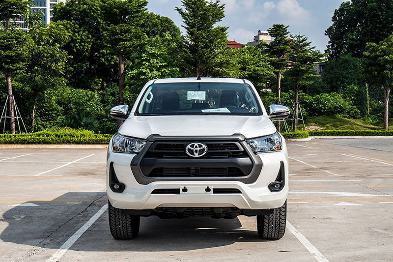 Giá Xe Toyota Hilux 2022: Cập Nhật Mới Nhất và So Sánh Các Phiên Bản