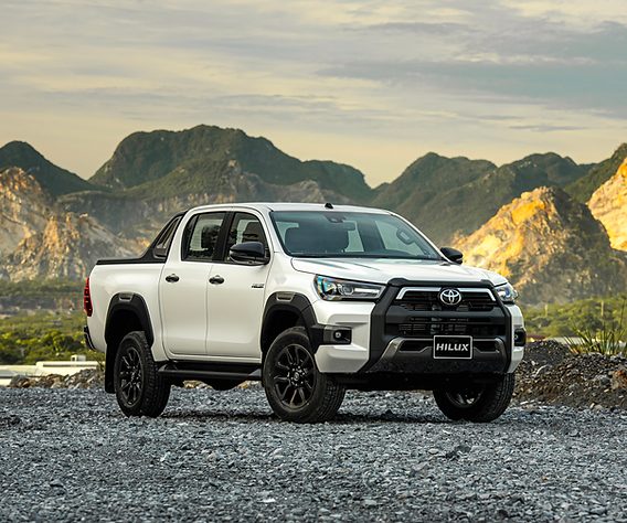 Thông Số Kỹ Thuật Toyota Hilux 2022: Động Cơ, Kích Thước và Trang Bị An Toàn