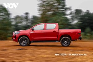 toyota hilux 2023 5