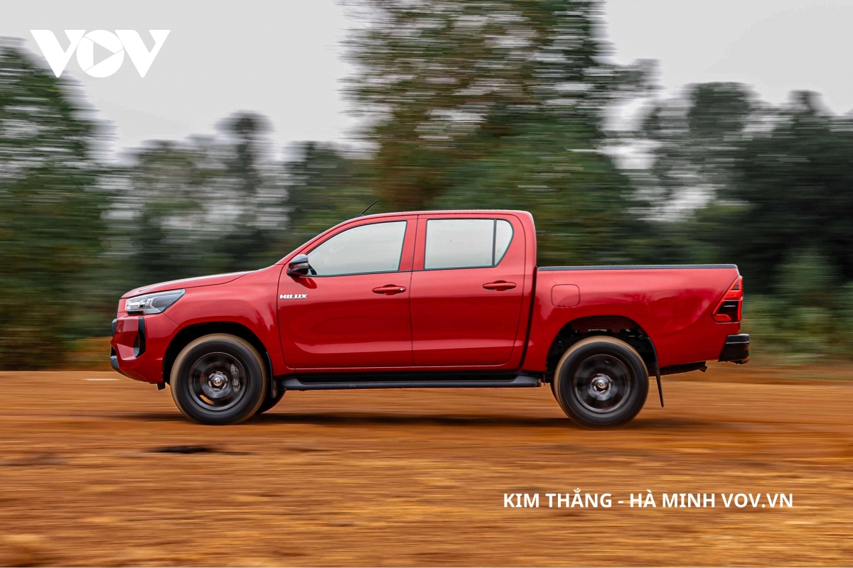 Đánh Giá Ưu Nhược Điểm Toyota Hilux 2023: Dành Cho Ai?
