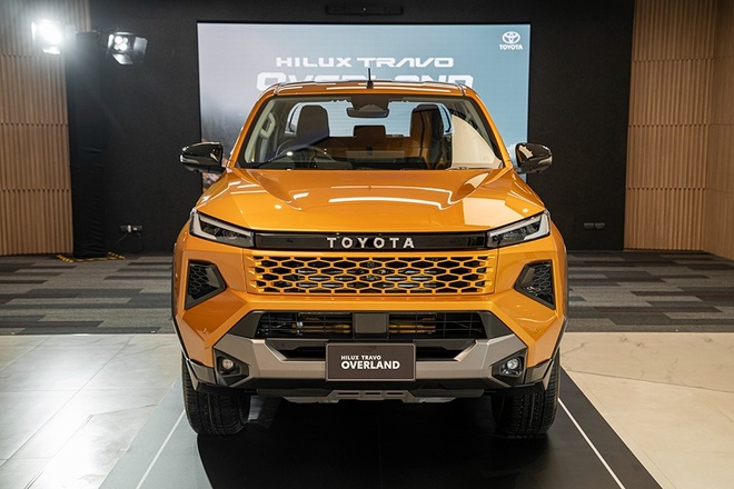 Thiết Kế Ngoại Thất Toyota Hilux 2025: Lột Xác Hay Tiến Hóa Tinh Tế?