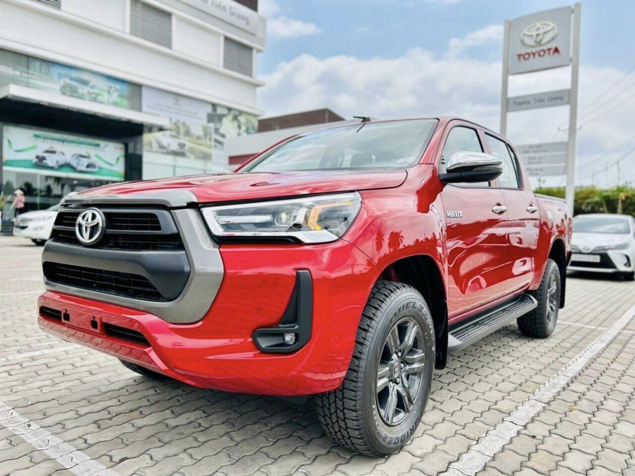 Thông Số Kỹ Thuật Toyota Hilux 2.4L 4x2 AT: Chi Tiết và Đầy Đủ Nhất