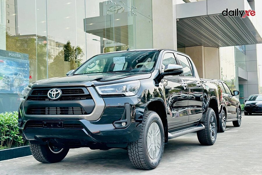 Toyota Hilux 4x4: Ưu nhược điểm thực tế từ người dùng