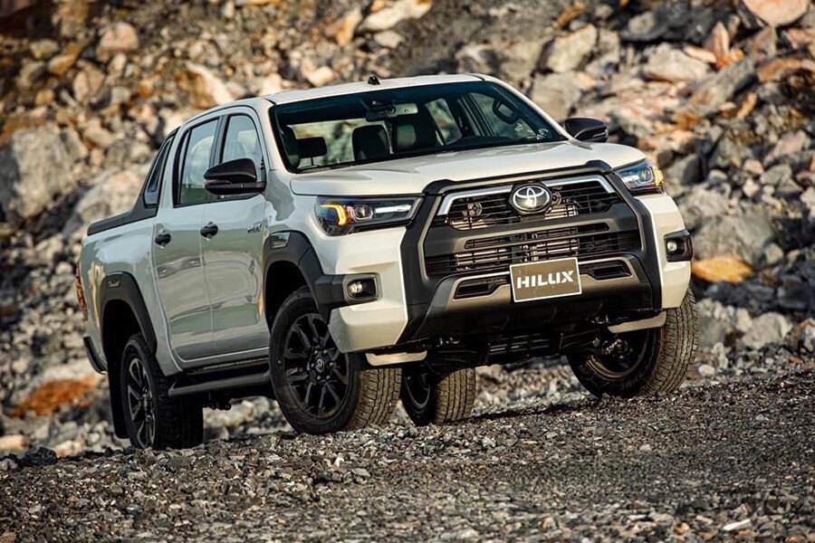 toyota hilux adventure 1