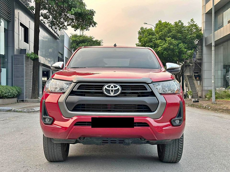 So Sánh Toyota Hilux Adventure với Các Phiên Bản Hilux Khác: Nên Chọn Phiên Bản Nào? (So sánh chi tiết các phiên bản)