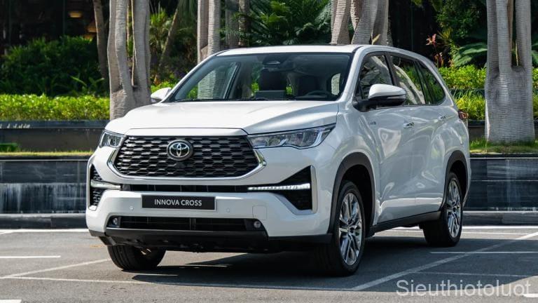 Khả Năng Vận Hành Và An Toàn Của Toyota Innova 2.0E: Đánh Giá Từ Trải Nghiệm Thực Tế