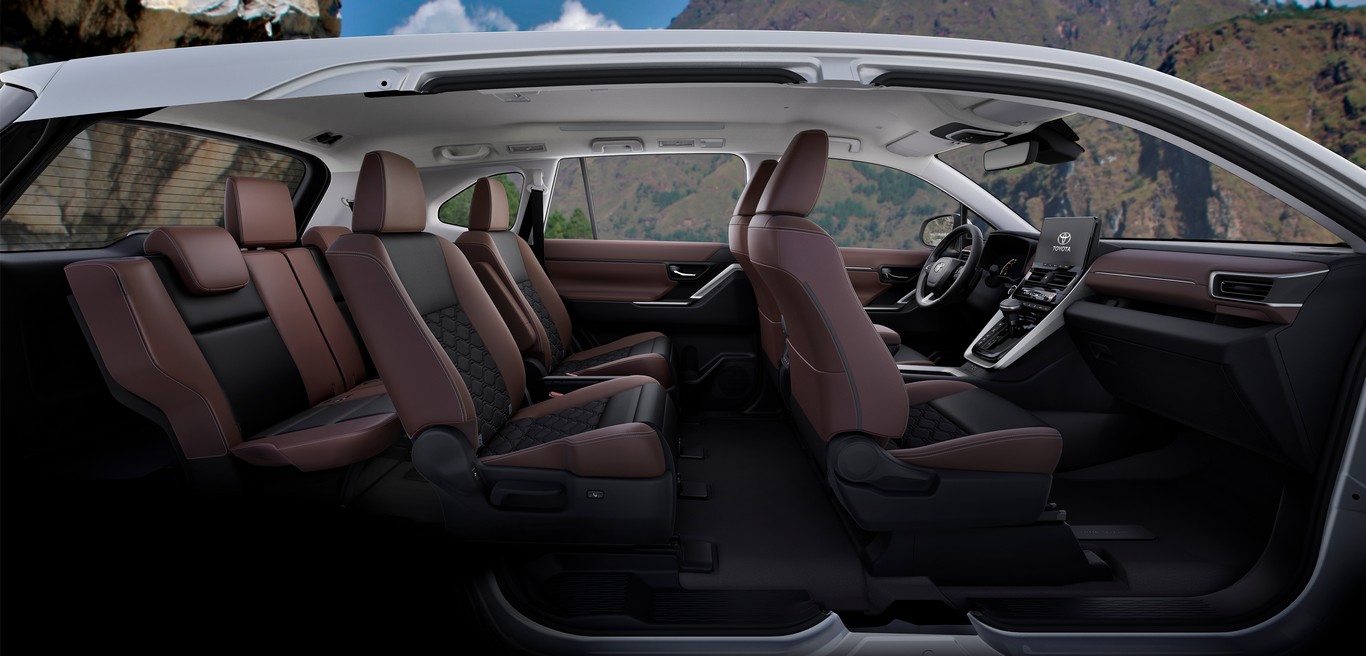 Nội thất Toyota Innova Cross 2.0 CVT: Tiện nghi, rộng rãi và sang trọng cho cả gia đình