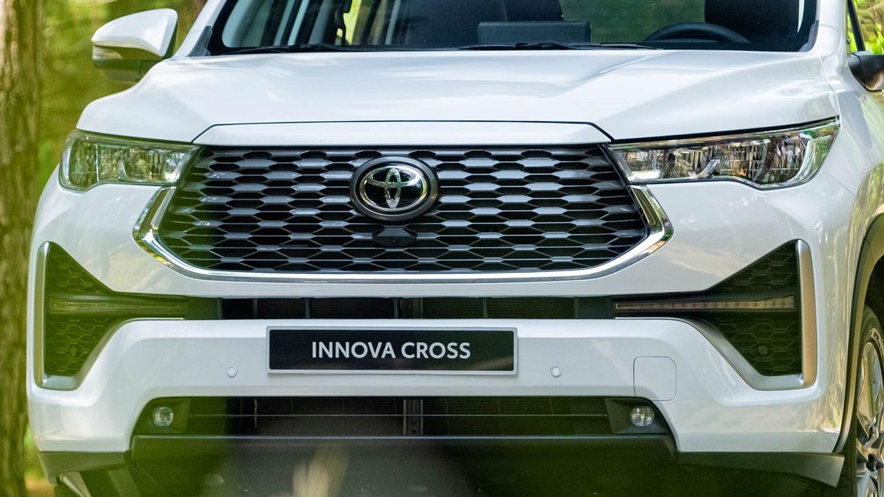 Đánh giá Chi tiết Toyota Innova Hybrid 2024: Thiết kế, Nội thất, Vận hành & Công nghệ