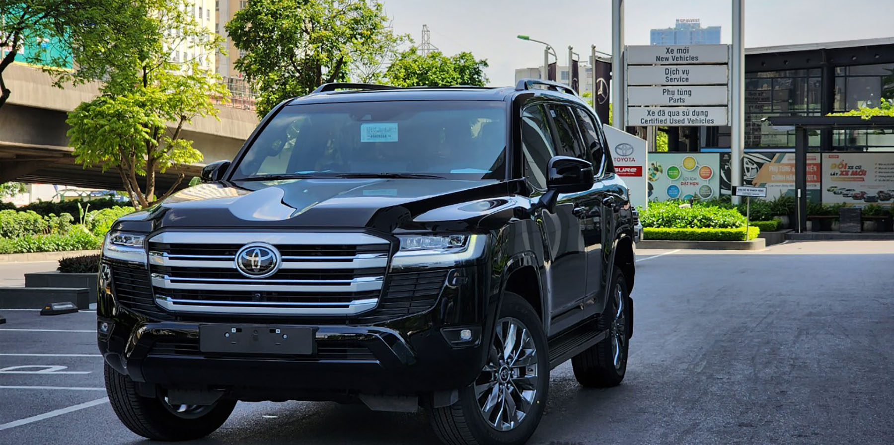 Giá lăn bánh Toyota Land Cruiser 2025: Ước tính và các yếu tố ảnh hưởng