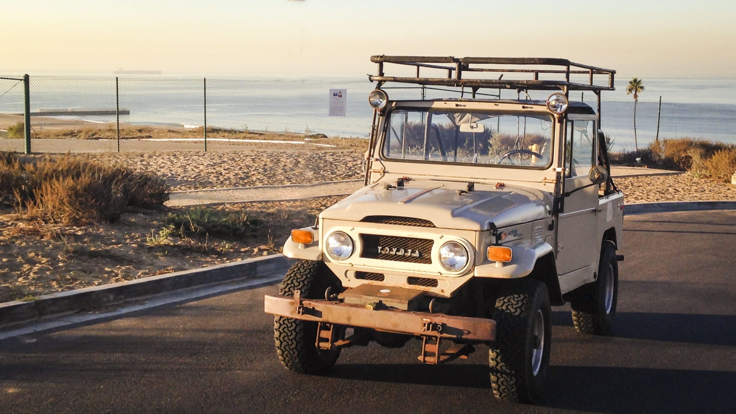 Toyota Land Cruiser FJ40: Huyền thoại OffRoad và Giá trị Vượt Thời Gian