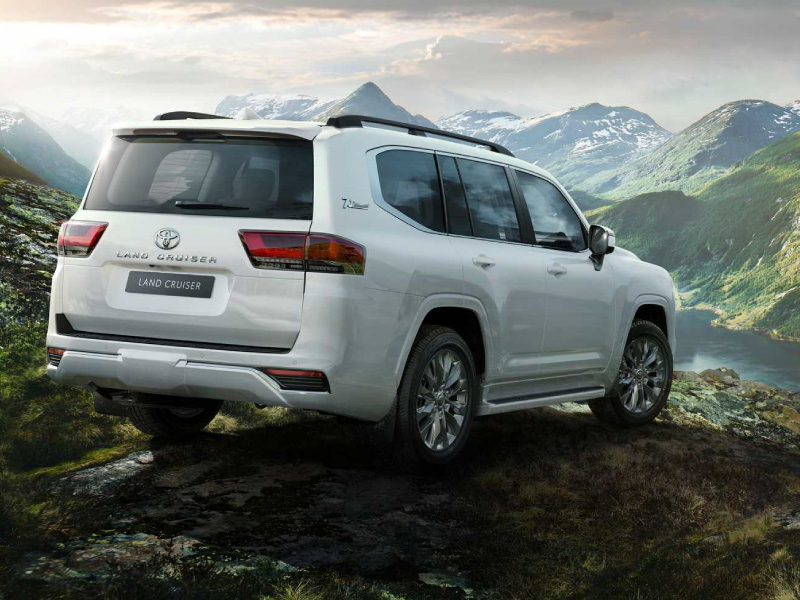 Toyota Land Cruiser Hybrid: Giá Bán, Thông Số Kỹ Thuật và Tùy Chọn