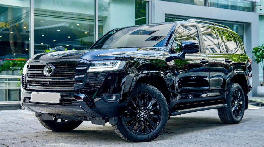 Toyota Land Cruiser LC 300: Đánh Giá Chi Tiết Thiết Kế và Ngoại Thất