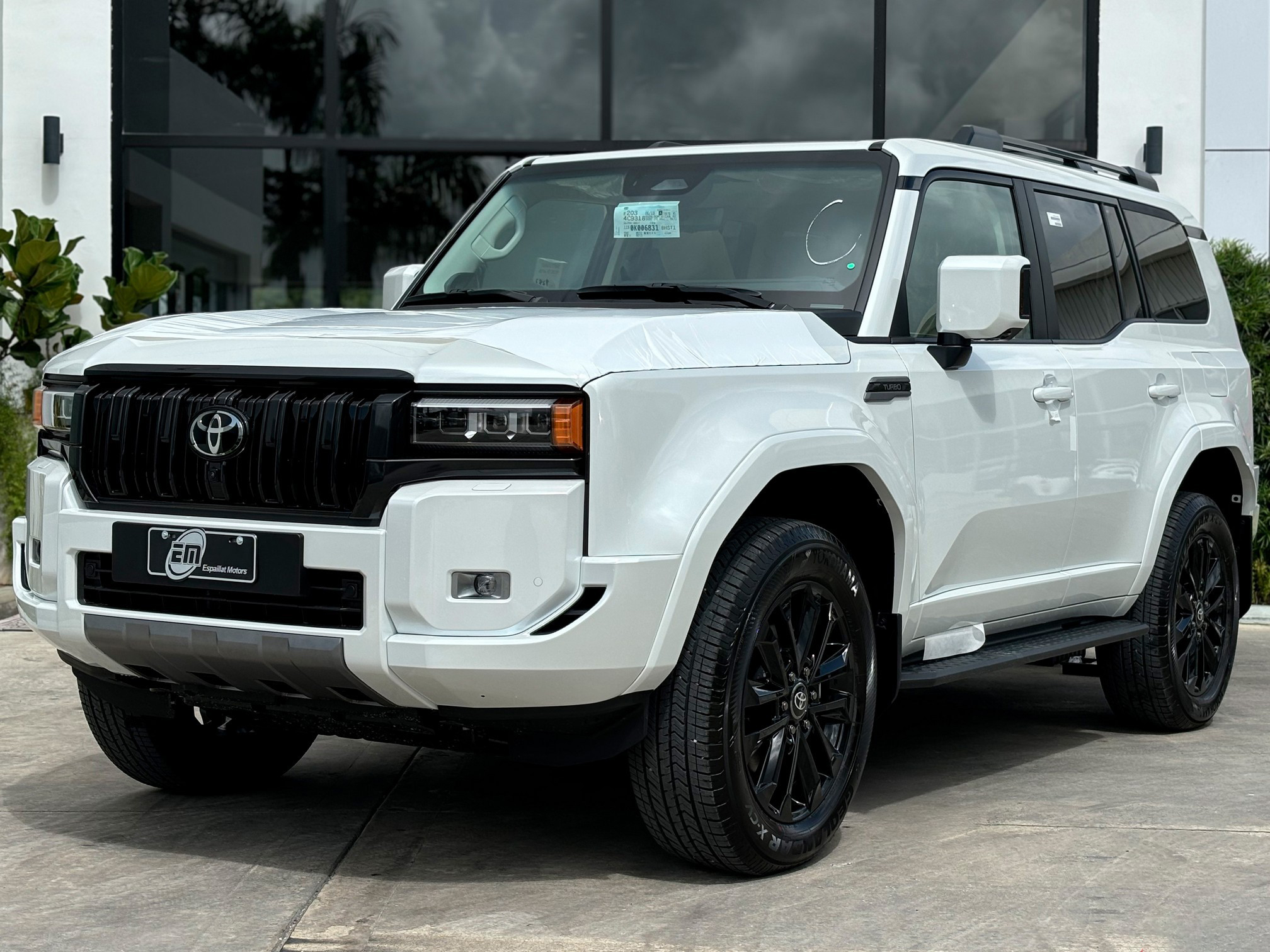 Toyota Land Cruiser Prado 2025: Các Tính năng An toàn và Tiện nghi đáng chú ý