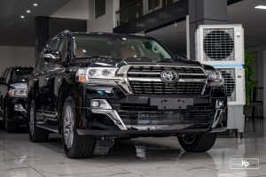 toyota land cruiser v8 1