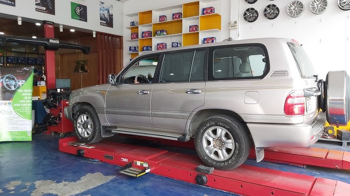 Độ Toyota Land Cruiser V8: Biến Chiếc SUV Của Bạn Thành Cỗ Máy OffRoad Mạnh Mẽ (Khám phá các tùy chọn độ xe Land Cruiser V8, từ nâng cấp hiệu suất đến tăng cường khả năng offroad.)