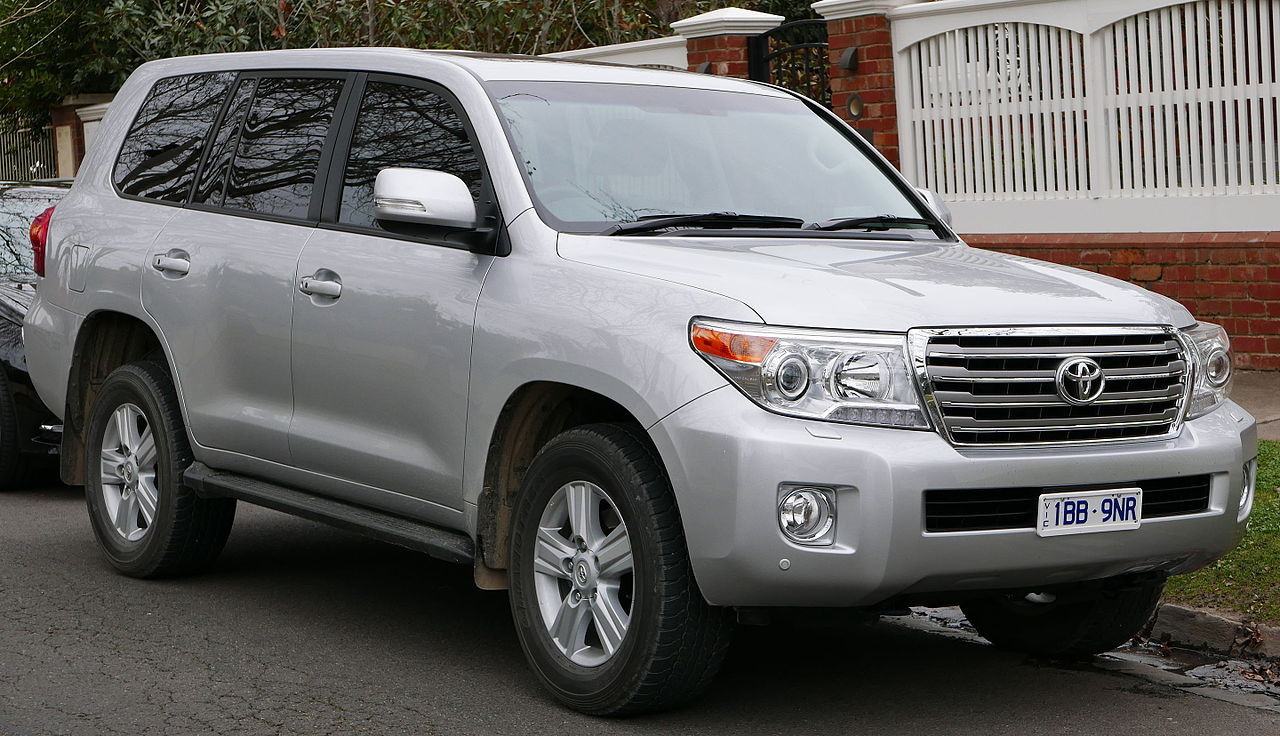 Ưu Nhược Điểm Của Toyota Land Cruiser VX: Đánh Giá Từ Chuyên Gia và Người Dùng Thực Tế