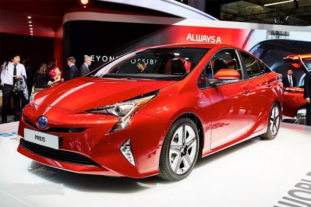 Thông Số Kỹ Thuật Chi Tiết của Toyota Prius 2017
