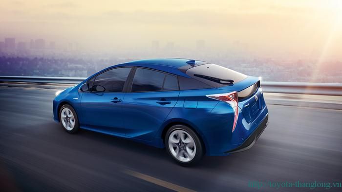 Các Phiên Bản và Giá Bán của Toyota Prius 2017 (So Sánh & Lựa Chọn)
