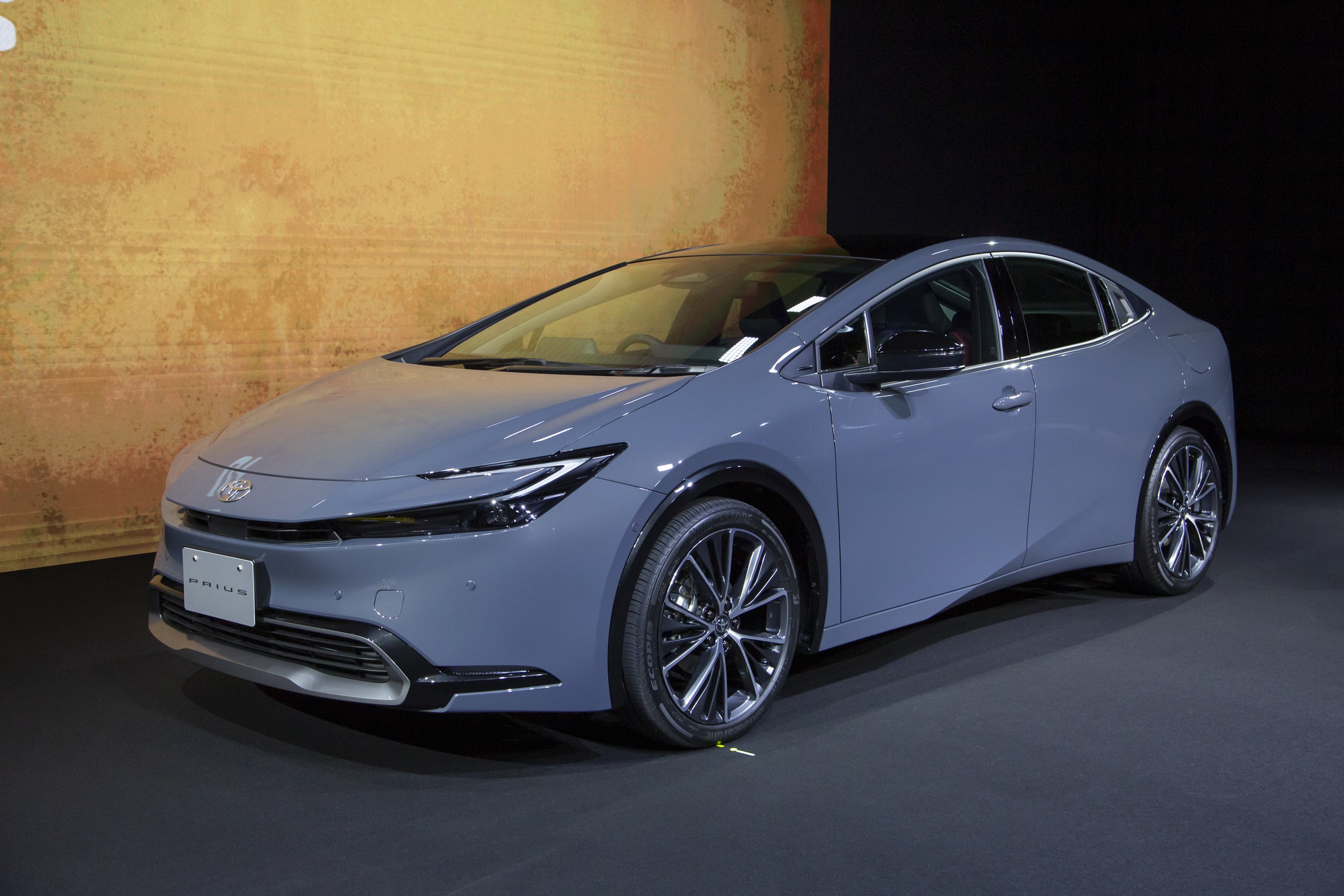 Công Nghệ Tiên Tiến và Tính Năng Nổi Bật Trên Prius Prime 2023