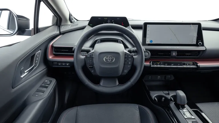 Thiết Kế Ngoại Thất Toyota Prius 2024: Phong Cách Hiện Đại và Khí Động Học