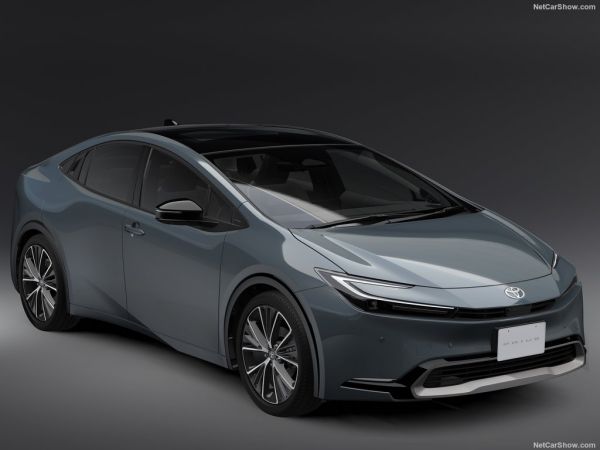 Ước Tính Giá Lăn Bánh Toyota Prius Theo Tỉnh Thành: Sự Khác Biệt Vùng Miền