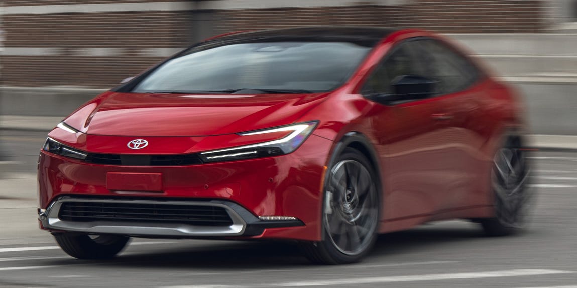 Toyota Prius Prime: Đánh Giá Tổng Quan và Thông Số Kỹ Thuật Chi Tiết