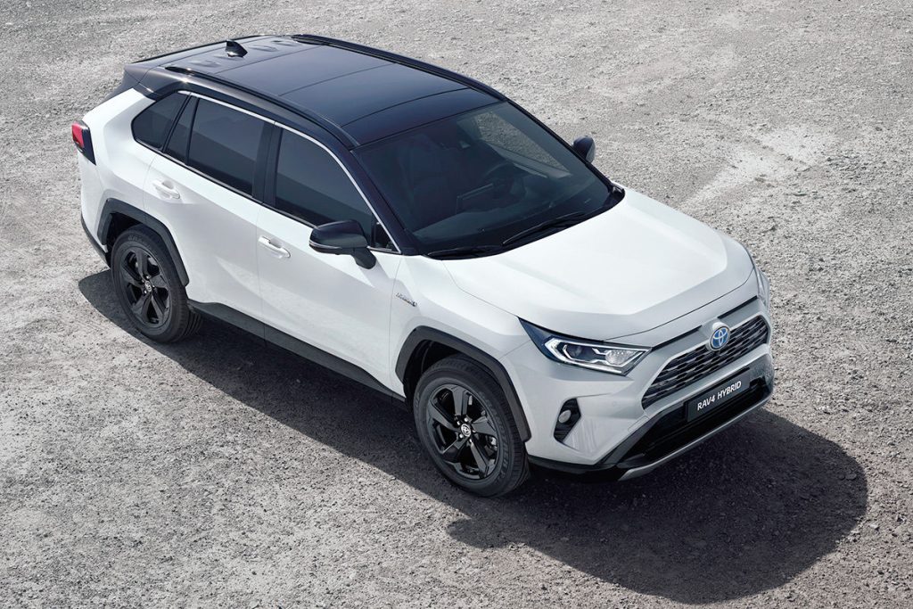 Toyota RAV4 Hybrid cũ: Ưu nhược điểm và mức giá tham khảo (Mục đích: Cung cấp thông tin về thị trường xe RAV4 Hybrid đã qua sử dụng, giúp người mua có thêm lựa chọn với ngân sách hạn hẹp.)