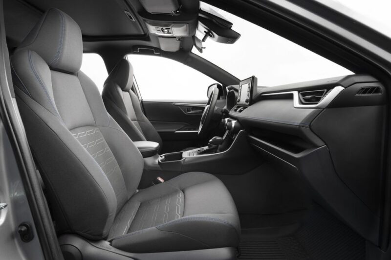 Thiết Kế và Nội Thất Toyota RAV4 Máy Dầu: Đánh Giá Chi Tiết và Khách Quan