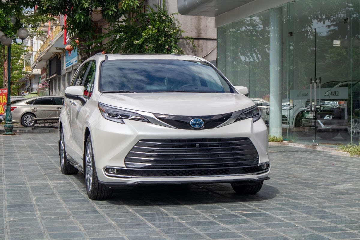 Toyota Sienna 2023 Limited: Đánh Giá Chi Tiết, Giá Lăn Bánh & Ưu Nhược Điểm 6 Giá Bán và Các Phiên Bản Toyota Sienna 2023: Lựa Chọn Phù Hợp Nhu Cầu
