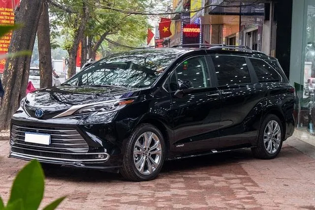 Đánh giá chi tiết ngoại thất và nội thất Toyota Sienna 2024: Thiết kế, kích thước, màu sắc
