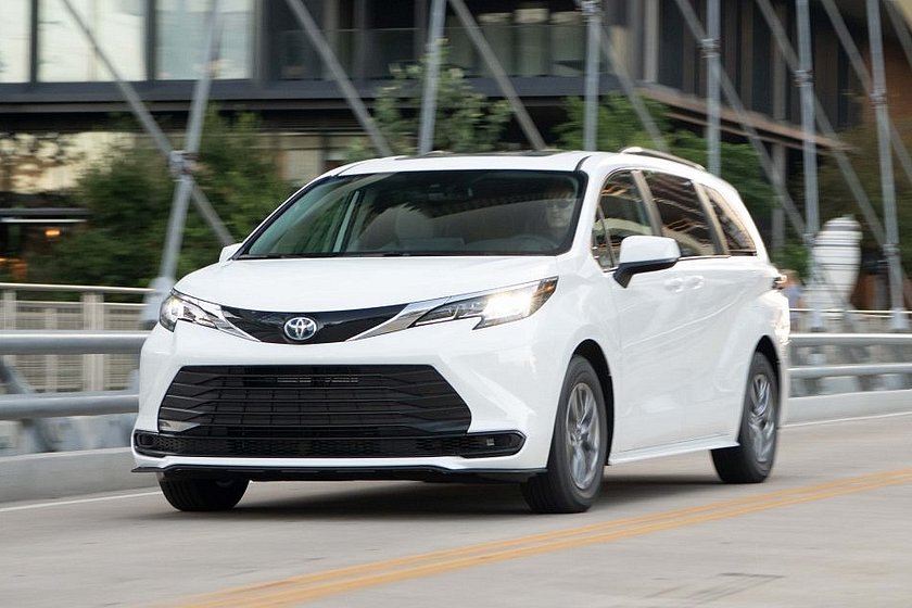 Toyota Sienna 2024: Trang bị tiện nghi, công nghệ và khả năng kết nối