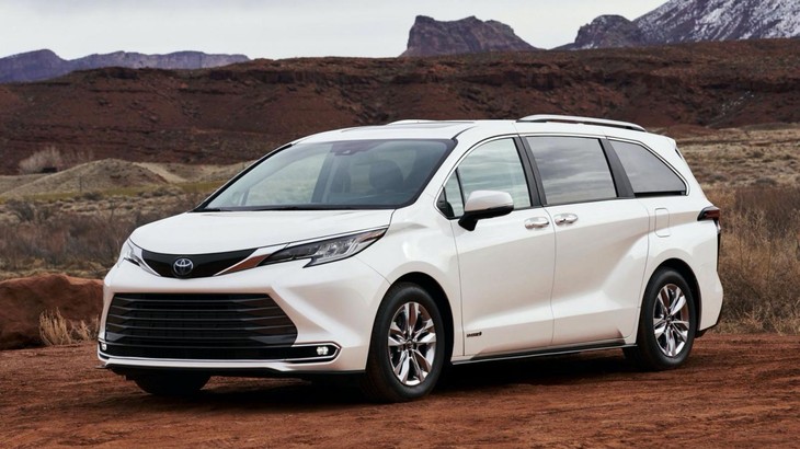 So sánh giá lăn bánh Toyota Sienna 2024 với các đối thủ cạnh tranh