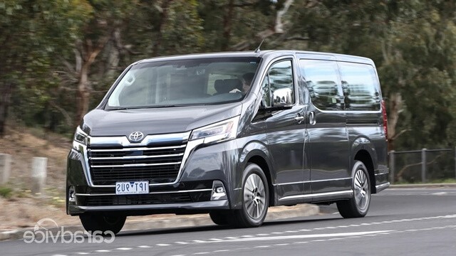 Thiết Kế Ngoại Thất và Nội Thất Toyota Sienna Granvia: Đánh Giá Chi Tiết