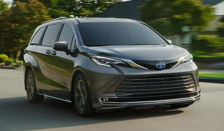 toyota sienna hybrid 2025 gia 2