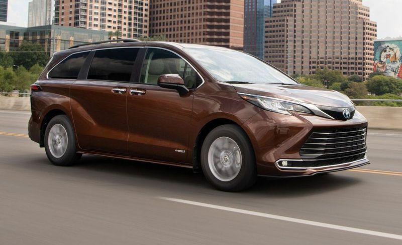 Toyota Sienna Platinum Hybrid: Đánh Giá Chi Tiết Thiết Kế Ngoại Thất và Nội Thất
