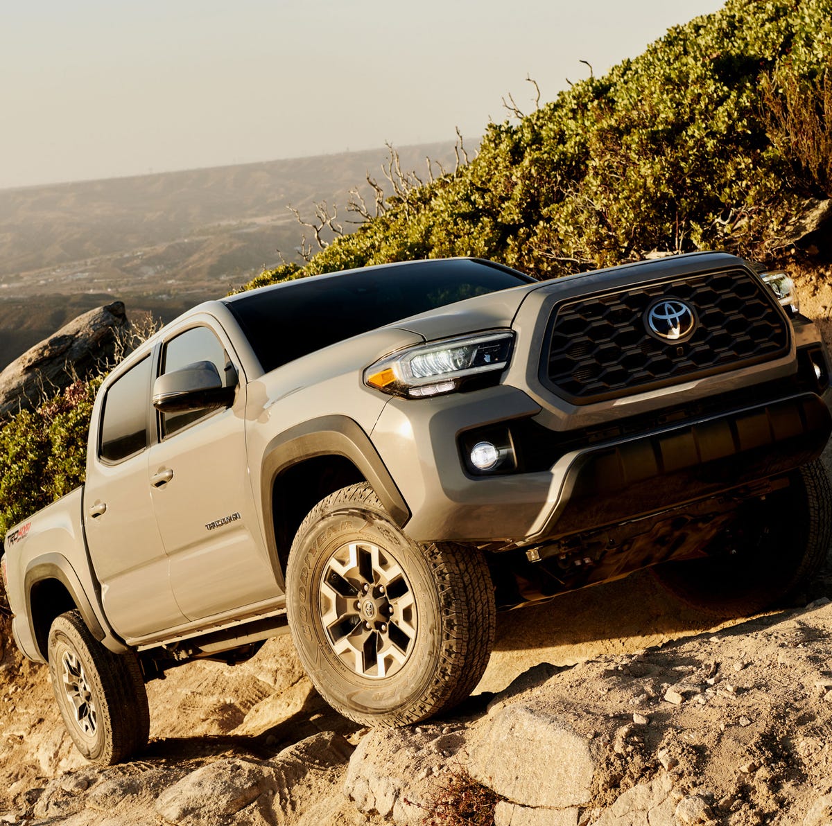 Động Cơ và Hiệu Suất Vận Hành của Toyota Tacoma 2020: Đánh Giá Khả Năng OffRoad và OnRoad