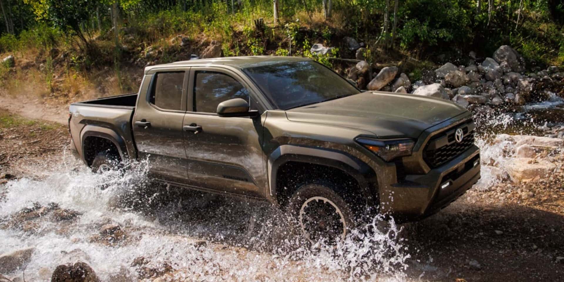 Toyota Tacoma Pickup Trucks: Ưu điểm vượt trội và nhược điểm cần lưu ý (Phân tích sâu về ưu điểm như độ tin cậy, khả năng offroad và nhược điểm như nội thất, mức tiêu hao nhiên liệu, giúp người dùng có cái nhìn khách quan.)