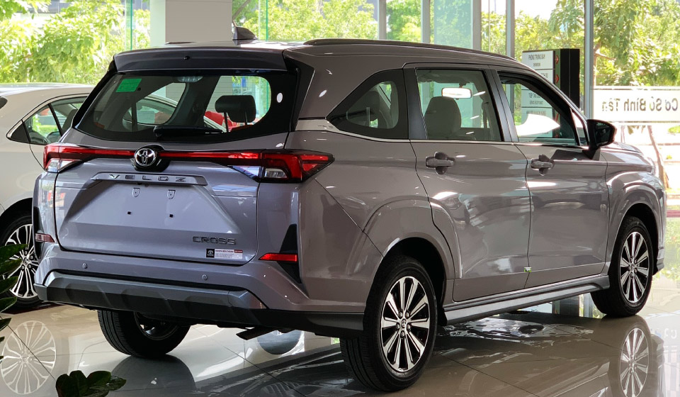 Chi Phí Lăn Bánh Toyota Veloz 7 Chỗ: Tính Toán Chi Tiết & Các Khoản Thuế Phí